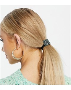 Серебристая металлическая резинка для волос с зелеными стразами Exclusive Designb london