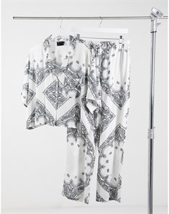 Пижама из рубашки с короткими рукавами и штанов белого цвета с платочным принтом Asos design