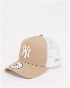 Бежевая кепка с вышивкой NY New era