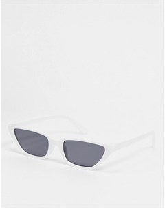 Солнцезащитные очки в белой оправе с дымчатыми стеклами Svnx