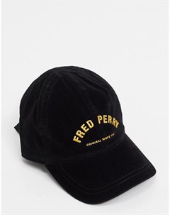 Черная вельветовая кепка с золотистым логотипом Fred perry