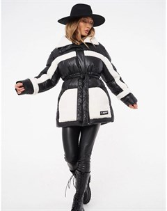 Утепленная куртка черного цвета с контрастными вставками из овчины и поясом The couture club
