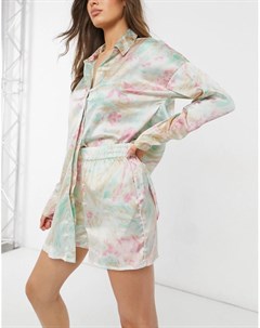 Атласный пижамный комплект премиум класса из рубашки и длинных шортов с многоцветным мраморным рисун Asos design