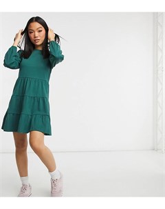 Свободное платье мини зеленого цвета с ярусной юбкой и длинными рукавами ASOS DESIGN Petite Asos petite