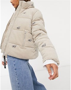 Бежевый вельветовый пуховик в рубчик со сплошным принтом логотипа Tommy jeans