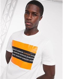 Белая свободная футболка с контрастной надписью Calvin klein
