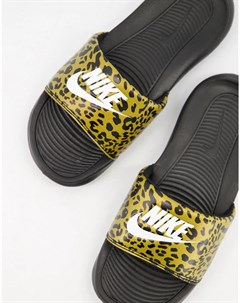 Коричневые шлепанцы с леопардовым принтом Victori Nike