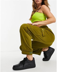 Джоггеры цвета зеленого хаки с логотипом галочкой и карманами карго Nike