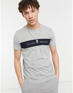 Серая меланжевая футболка с полоской на груди и логотипом Tommy hilfiger