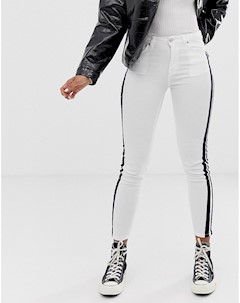 Белые джинсы с контрастными полосками по бокам Pull & bear