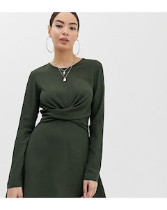 Зеленое короткое приталенное платье с запахом Boohoo