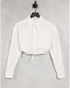 Белая укороченная рубашка с запахом из поплина Bershka