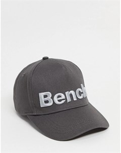 Серая кепка с крупным логотипом Bench