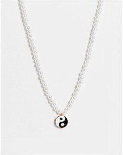 Ожерелье из искусственного жемчуга с подвеской в виде символа инь ян с цветком Asos design