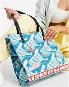 Выбеленная сумка тоут с разноцветным принтом на голубом фоне Skinnydip