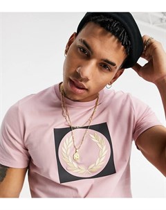 Розовая футболка с изображением лаврового венка эксклюзивно для ASOS Fred perry