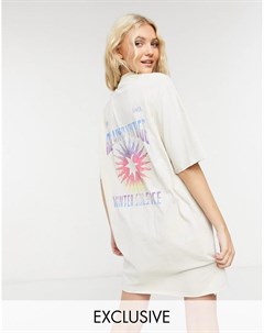 Светло бежевое платье футболка с карманом и рисунком Inspired Reclaimed vintage
