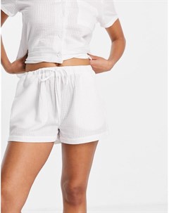 Комбинируемые пижамные шорты белого цвета в крепированную полоску Loungeable
