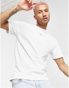 Белая футболка с маленьким логотипом на груди Tommy jeans