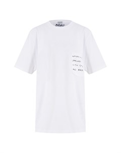 Белая футболка с надписью Loewe