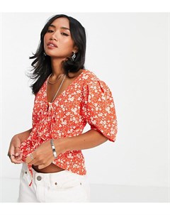 Красная блузка с мелким цветочным принтом пышными рукавами и завязкой спереди Topshop petite
