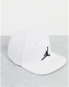 Белая бейсболка Nike Pro Jumpman Jordan