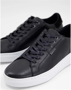 Черные кроссовки на шнуровке в минималистичном стиле Briones Levi's®