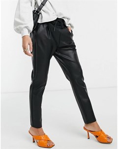 Черные брюки из искусственной кожи Vero moda