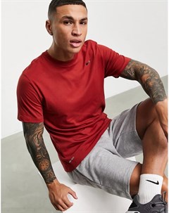 Красная футболка с маленьким логотипом галочкой Nike training