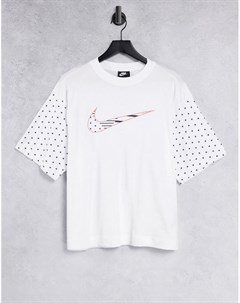 Белая футболка с контрастными рукавами в горошек и логотипом Nike