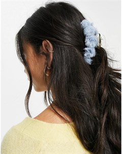 Голубая заколка краб для волос с помпоном из искусственного меха Asos design