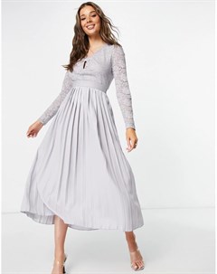 Серое платье с расклешенной плиссированной юбкой вырезом каплей и кружевными вставками Little mistress