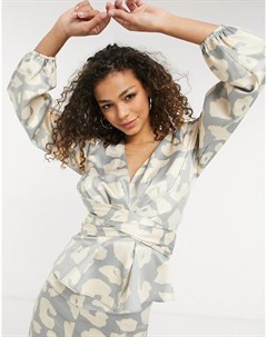 Атласная блузка с нейтральным леопардовым принтом и перекрещенными завязками спереди от комплекта Never fully dressed