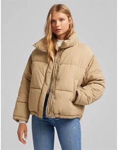 Бежевый пуховик в стиле oversized Bershka