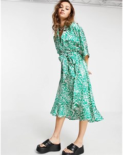 Атласное платье рубашка миди зеленого цвета с зебровым принтом Topshop