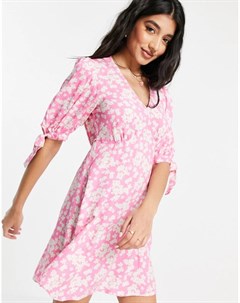 Розовое платье с цветочным принтом и V образным вырезом New look