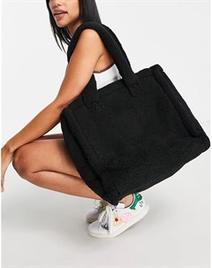 Черная сумка тоут в стиле oversized из переработанного искусственного меха Asos design