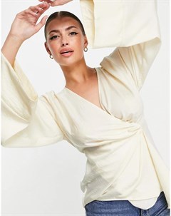 Атласная блуза кремового цвета с расклешенными рукавами и перекрученной отделкой спереди Asos design