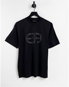 Черная футболка с крупным логотипом на груди Emporio armani
