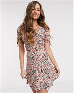 Чайное платье с запахом и цветочным принтом персикового цвета Miss selfridge