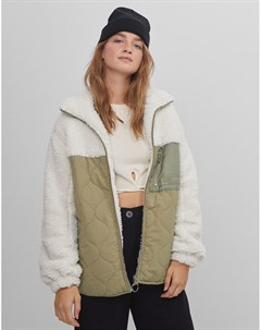 Двусторонняя oversized куртка на молнии из овчины цвета экрю Bershka