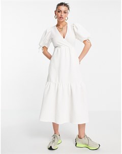 Белое фактурное платье миди с запахом River island