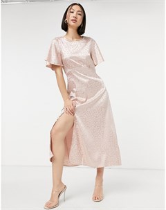 Розовое атласное чайное платье с разрезом Girl in mind