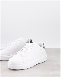 Белые кроссовки на толстой подошве в минималистском стиле Truffle collection