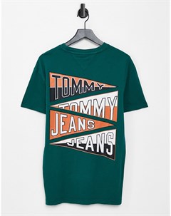 Зеленая футболка с логотипом флагом и принтом на спине в университетском стиле Tommy jeans