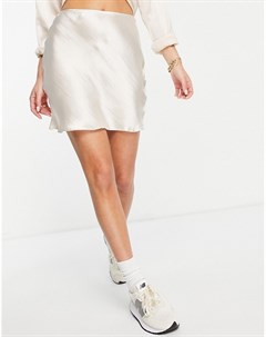 Блестящая атласная мини юбка в стиле комбинации кремового цвета Asos design