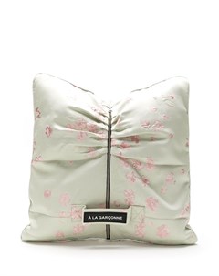 Клатч в виде подушки с цветочным принтом À la garçonne