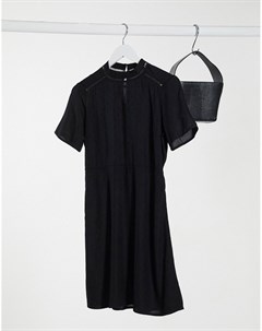 Черное короткое приталенное платье с высоким воротом Vero moda