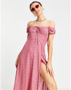Розовое платье миди с вырезом сердечком разрезом до бедра и цветочным принтом x Billie Faiers In the style