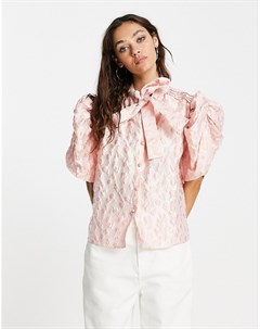 Жаккардовая блузка розового цвета с галстуком бабочкой и объемными рукавами Sister jane